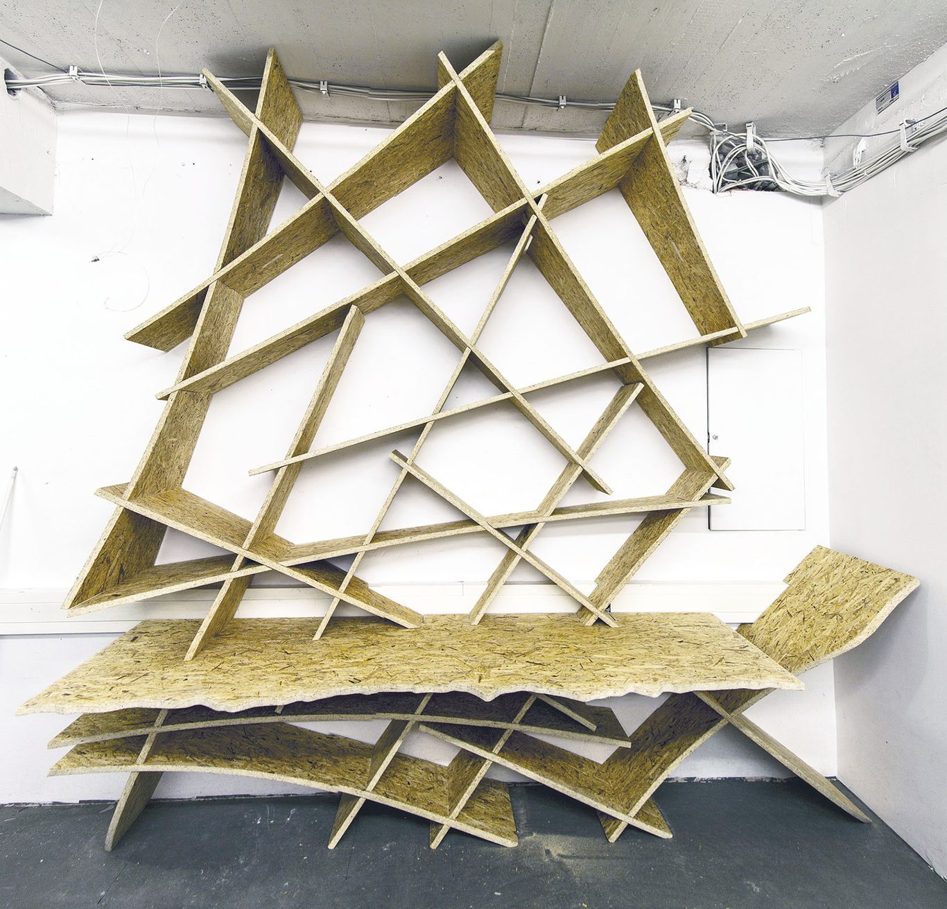 Tilt-Shift-Cross Shelf
