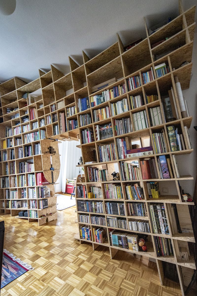 Tilt-Shift Bookshelf, Image 1